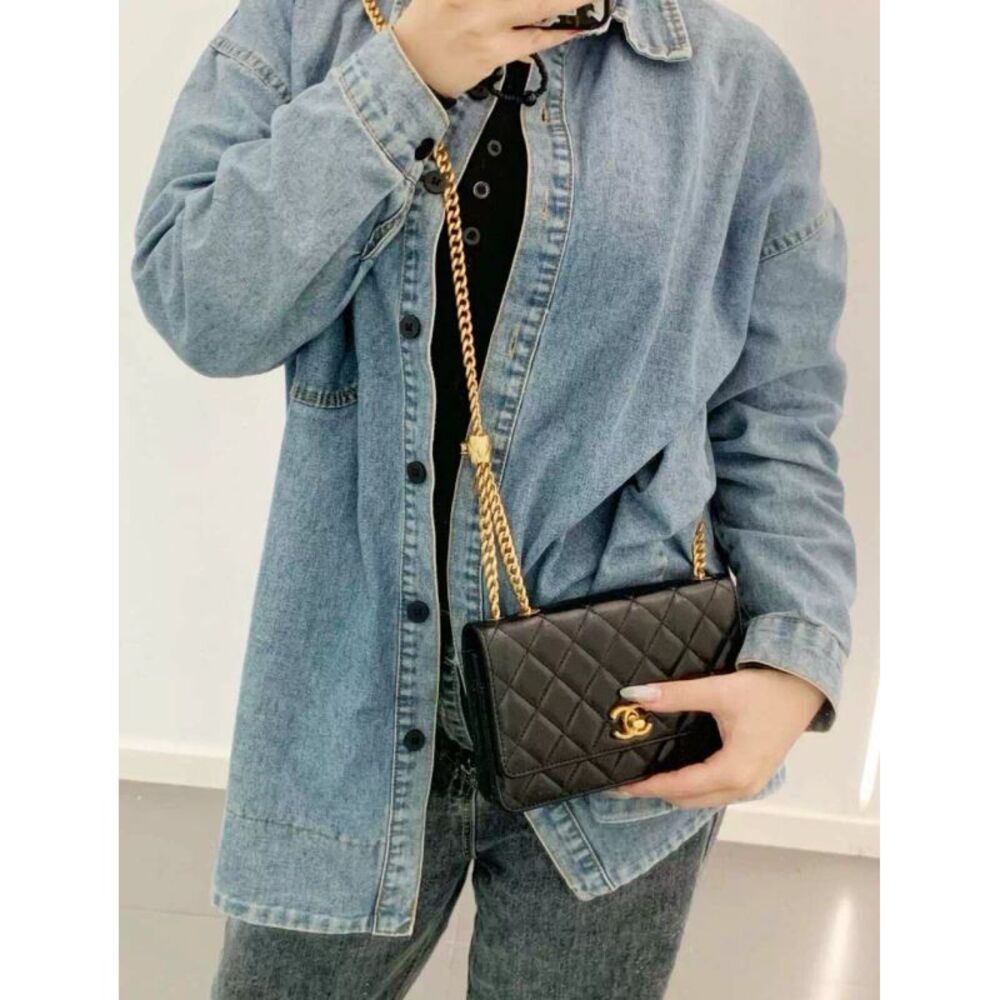 Chanel Women Pre-Loved Bag Very Good Condition - Picture 6 of 6